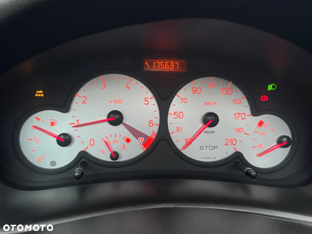 Peugeot 206 CC 1.6 - 20