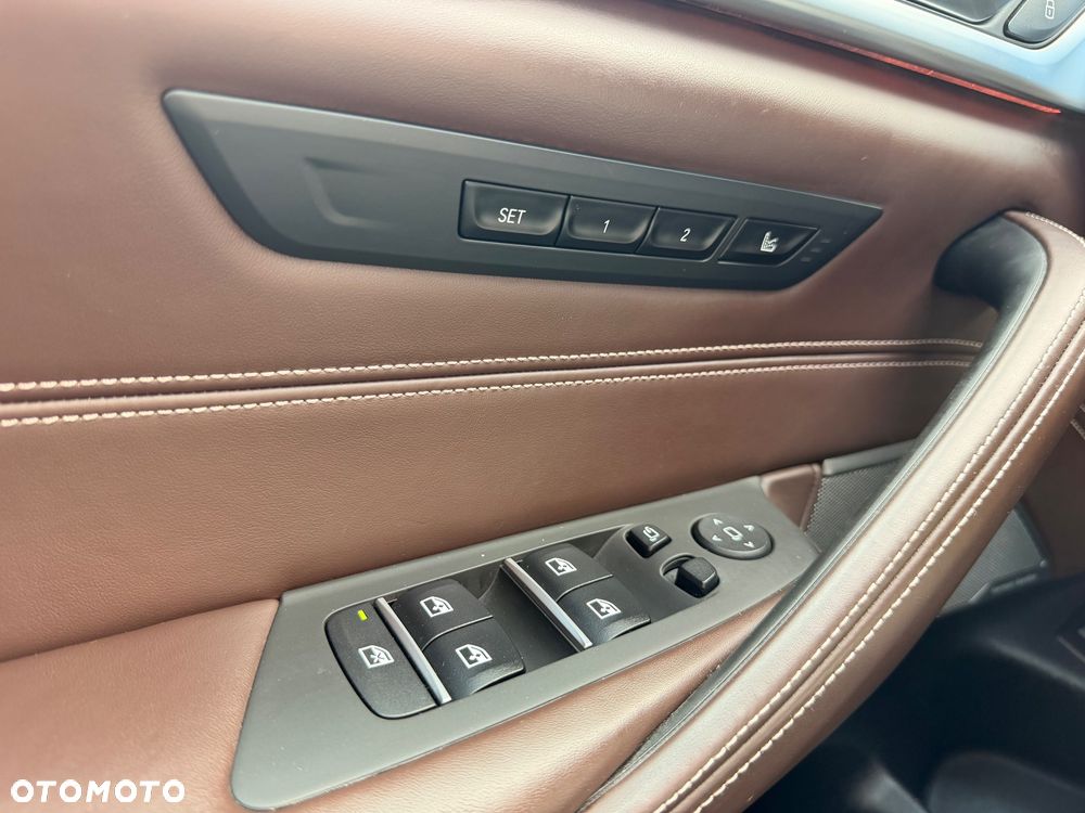 BMW Seria 5 - 26
