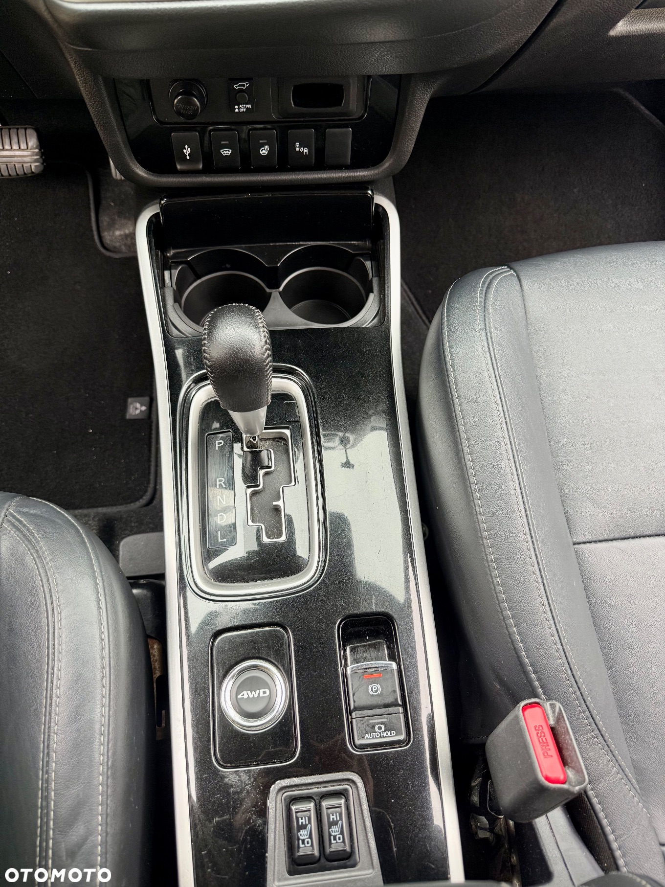 Mitsubishi Outlander - 9