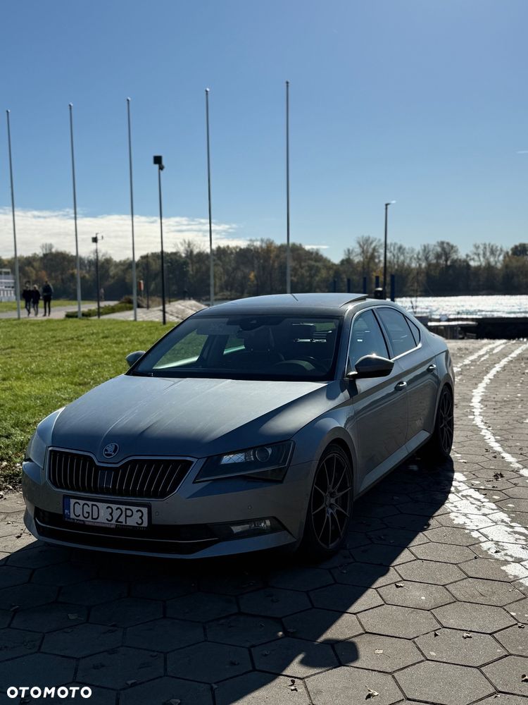 Skoda Superb 2.0 TDI 4x4 L&K DSG - 16