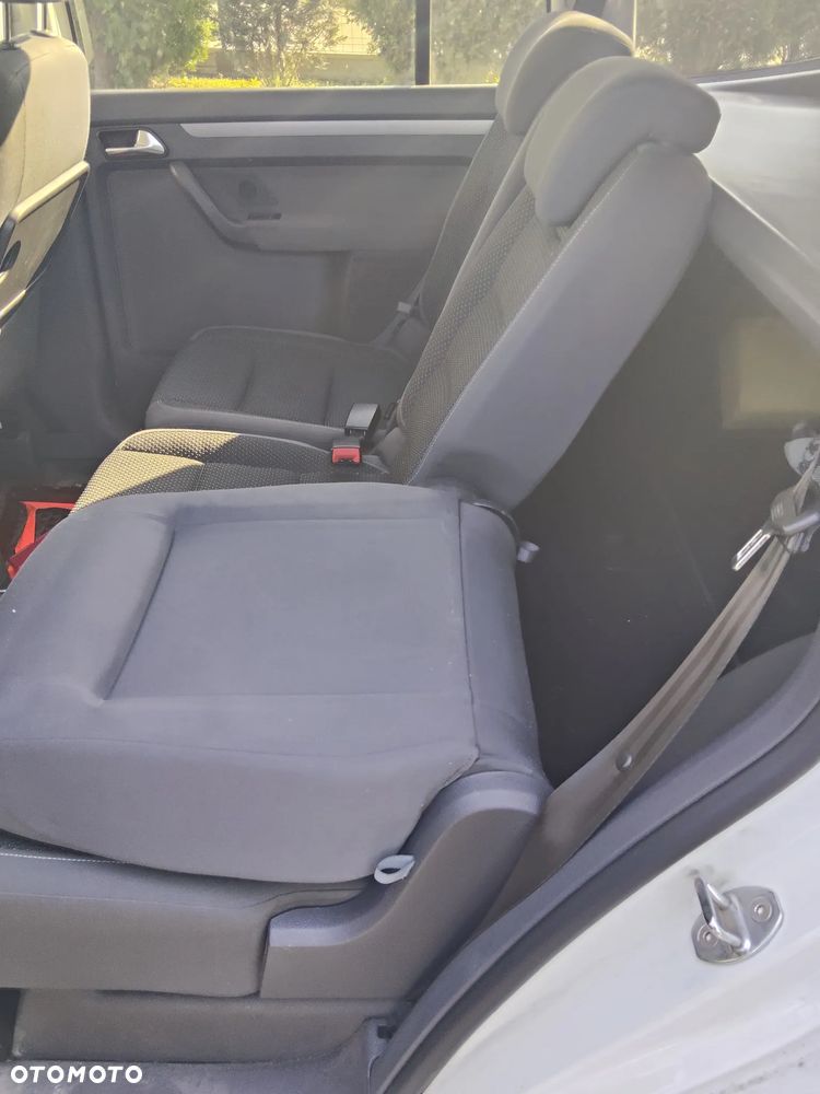 Volkswagen Touran 1.4 TSI Cross DSG - 26