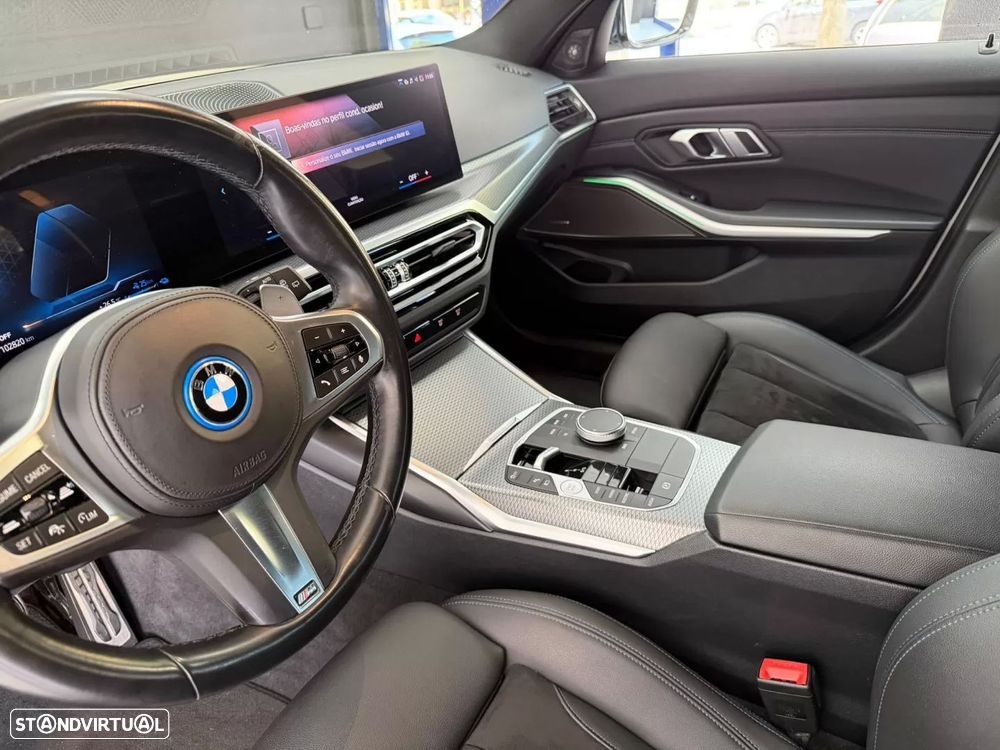 BMW 330 e Pack Desportivo M Auto - 18
