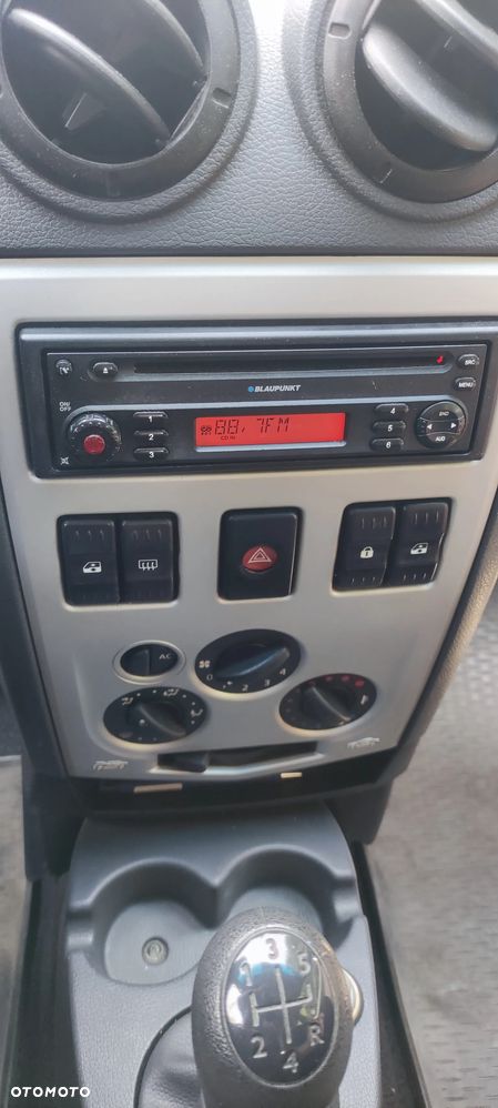 Dacia Logan 1.6 SL Arctica - 9