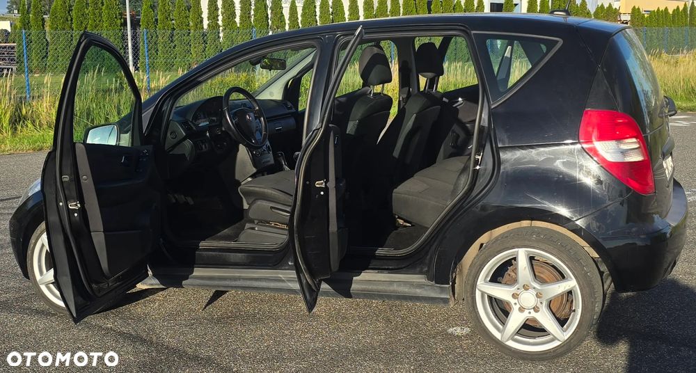 Mercedes-Benz Klasa A 160 BlueEFFICIENCY Elegance - 17