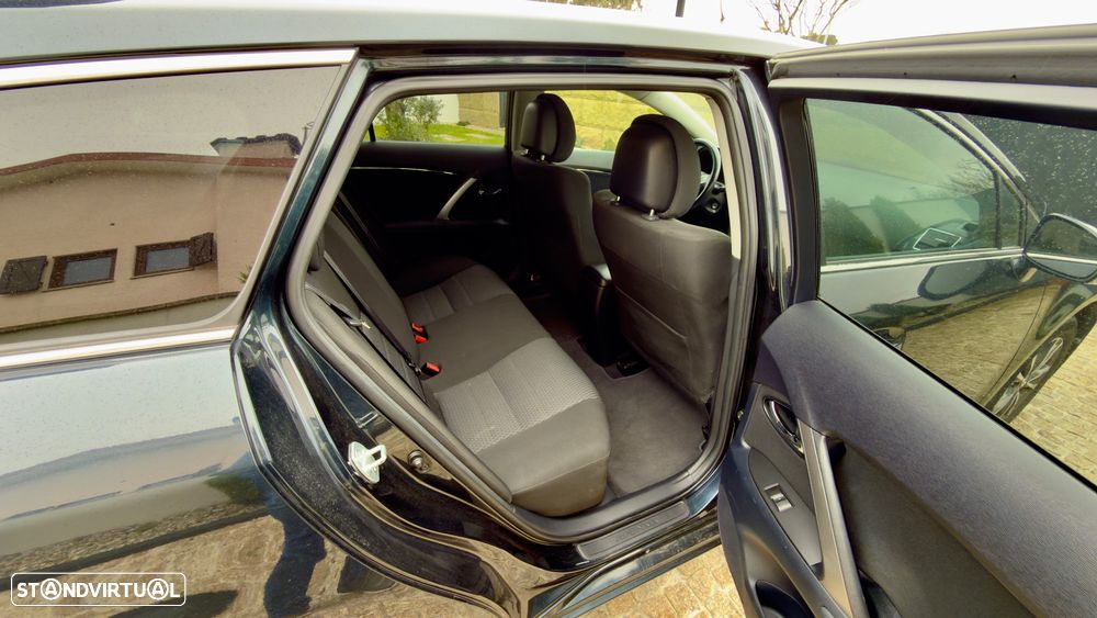 Toyota Avensis SW 2.0 D-4D - 8