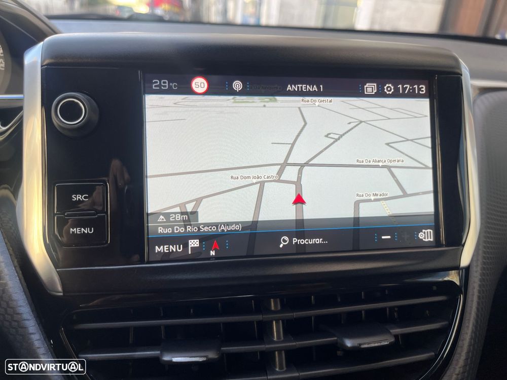 Peugeot 2008 1.2 PureTech Allure EAT6 - 21