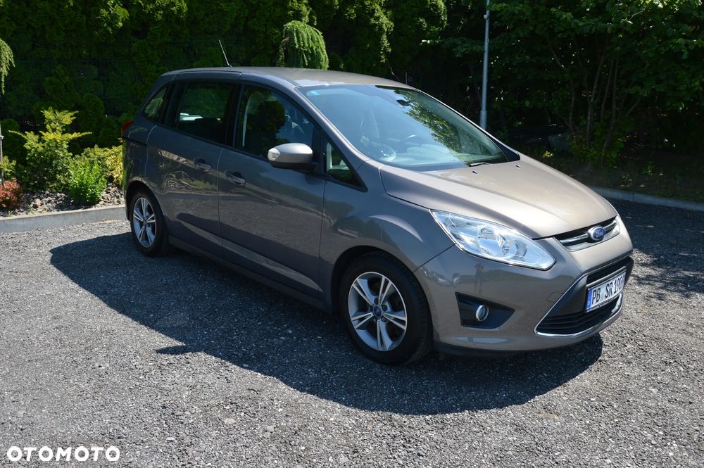 Ford Grand C-MAX - 11