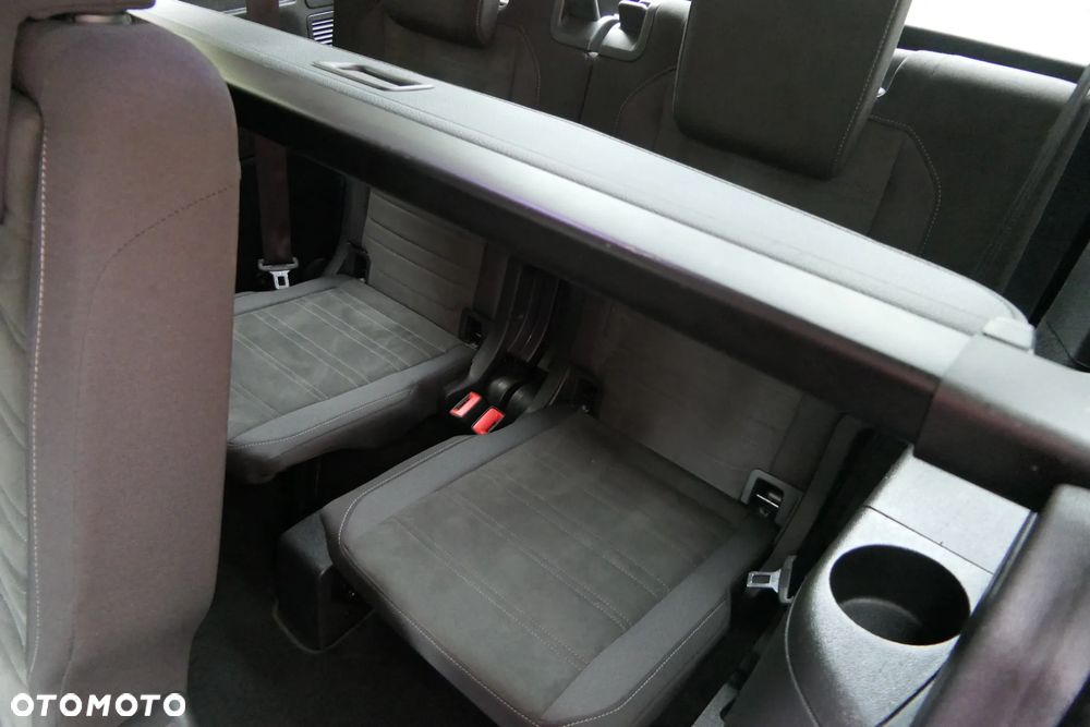 Volkswagen Touran - 31