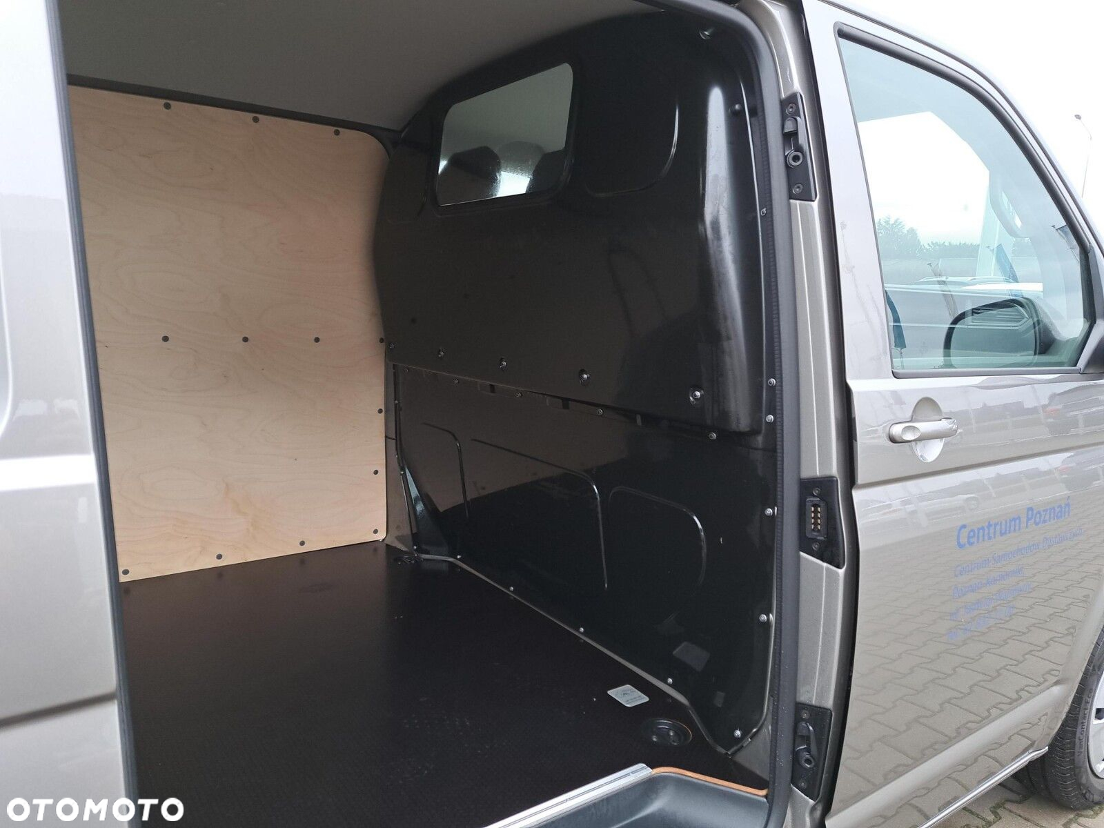 Volkswagen Transporter - 24