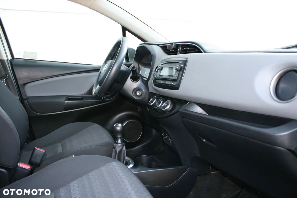 Toyota Yaris 1.0 Premium - 10
