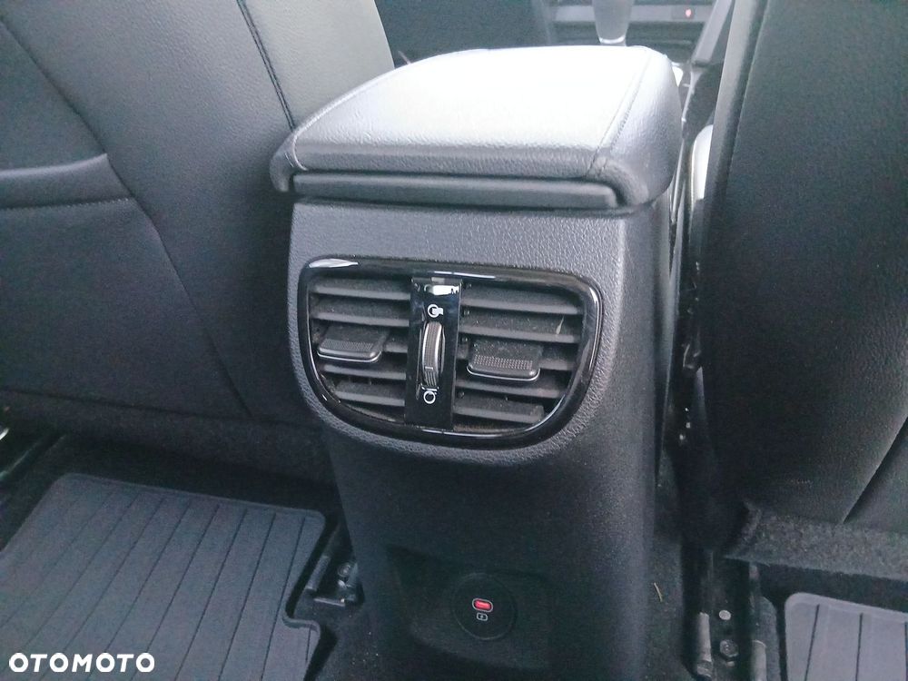 Kia XCeed 1.5 T-GDI L Business Line - 37