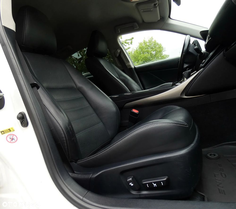 Lexus IS 200t / 300 Black - 24