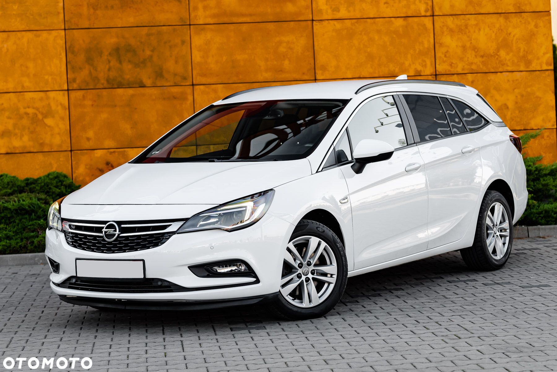 Opel Astra 1.6 D (CDTI) Automatik Sports Tourer Dynamic - 1