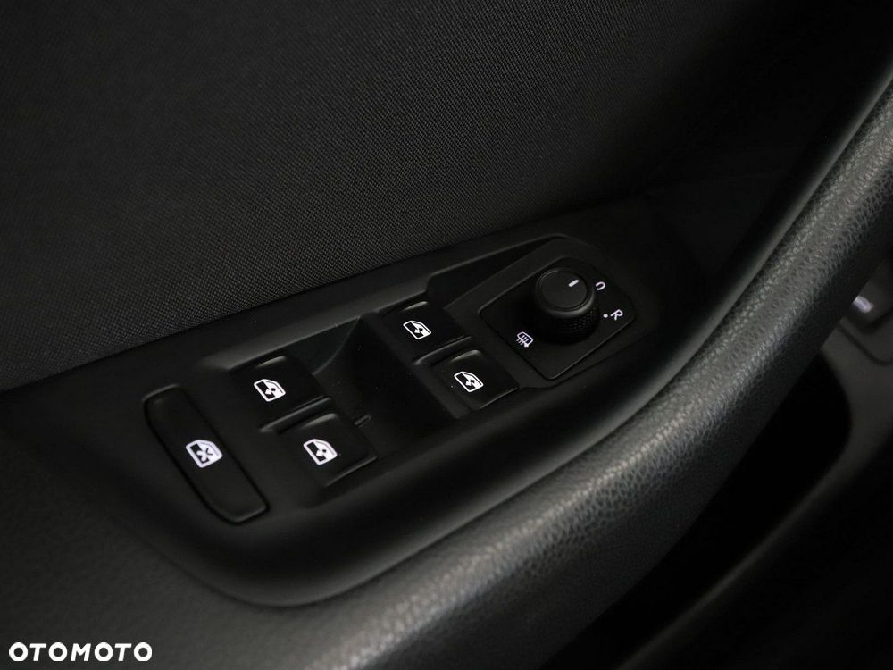 Volkswagen Passat - 32