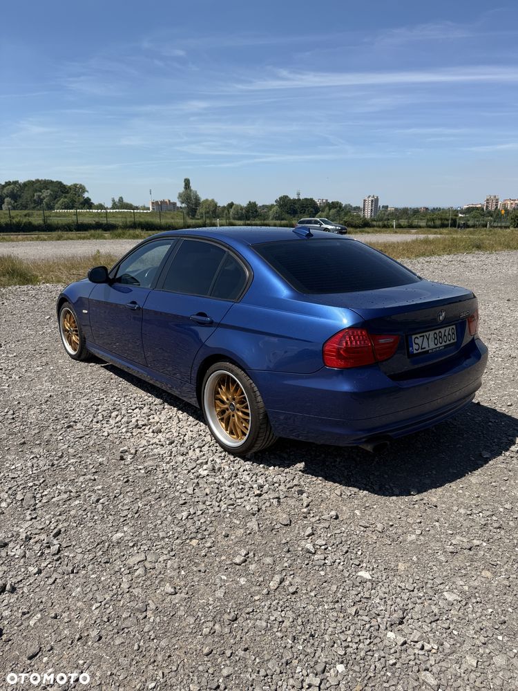 BMW Seria 3 320i - 7