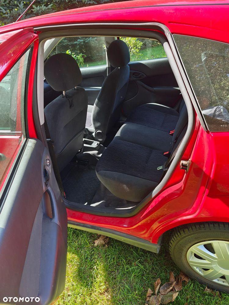 Ford Focus 1.6 Ambiente - 4