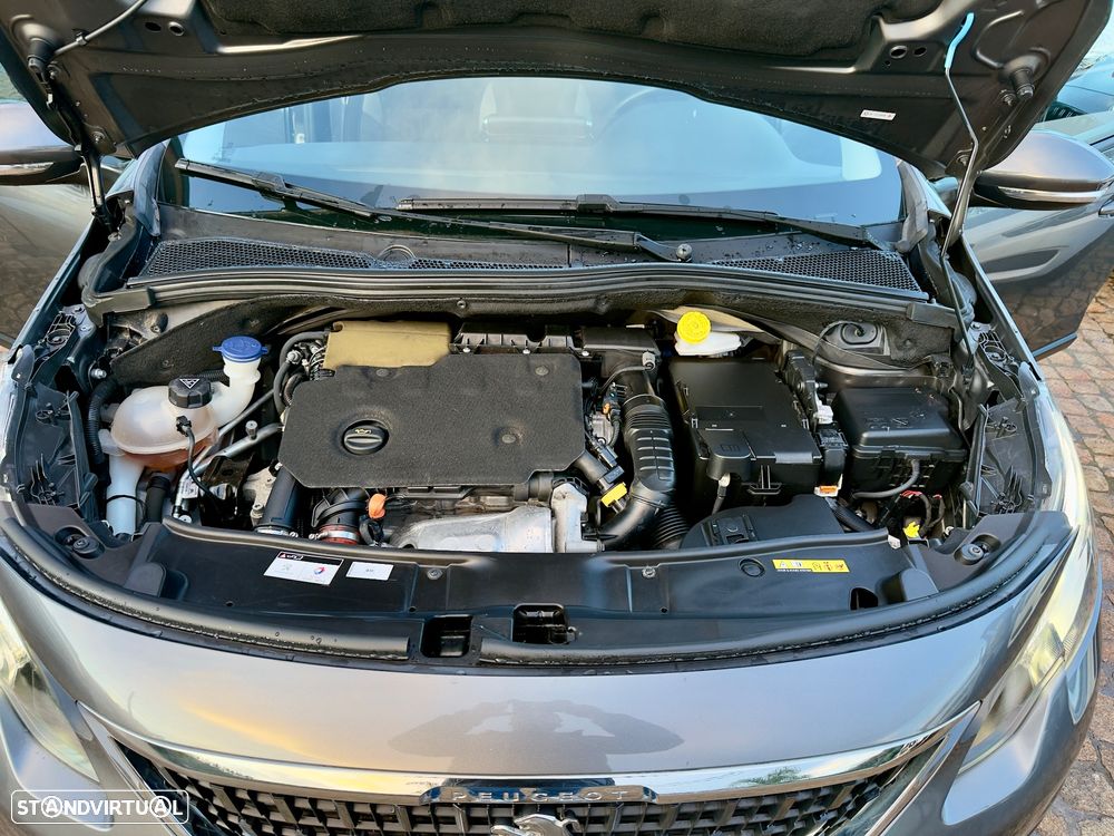 Peugeot 2008 1.5 BlueHDi Signature - 31