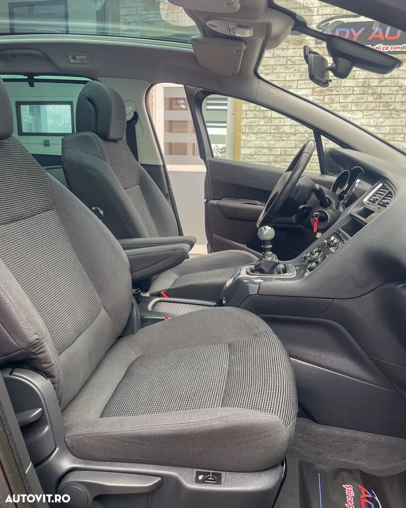 Peugeot 5008 1.6 HDI Confort Pack - 11