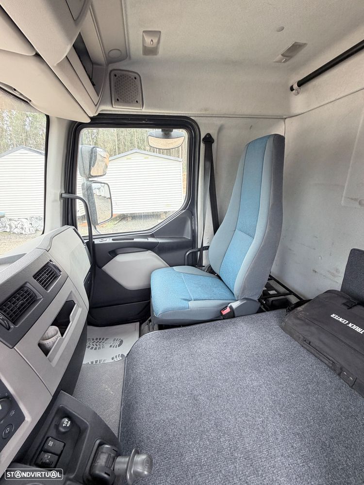 Volvo FL 240.12 11990 TONELADAS COM PLATAFORMA CAIXA - 50