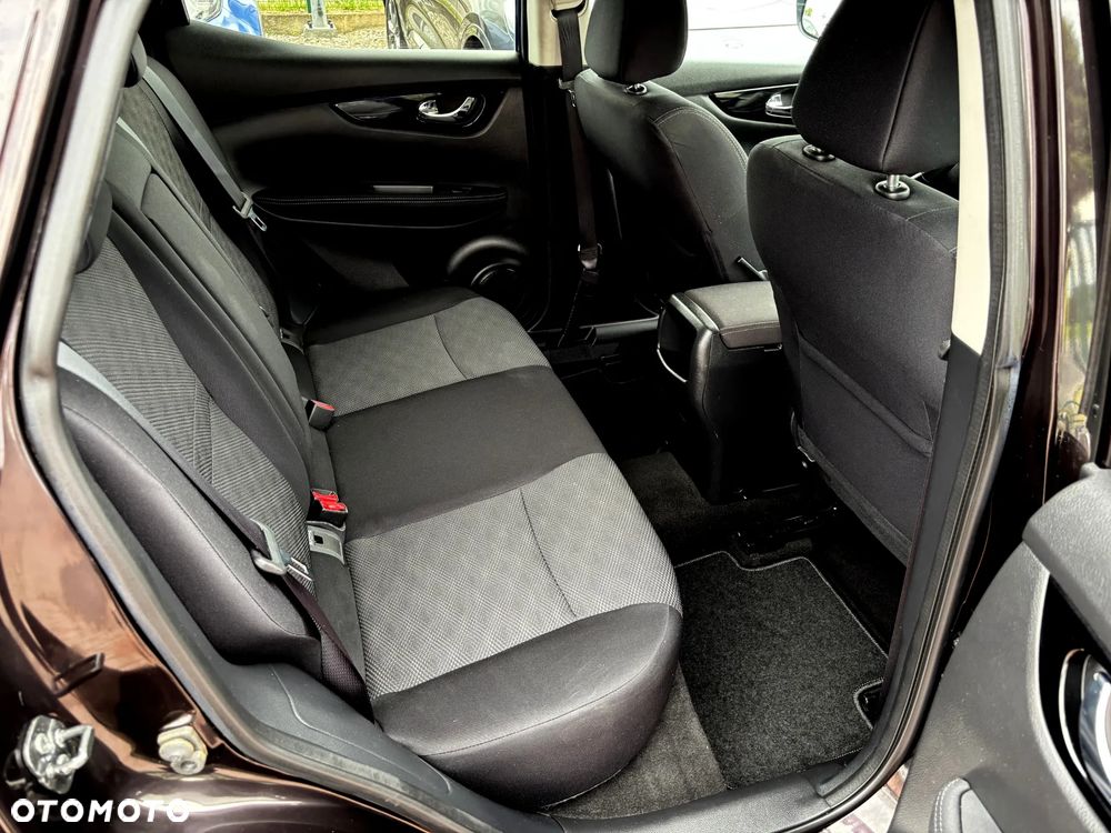 Nissan Qashqai 1.2 DIG-T N-Connecta EU6 - 17