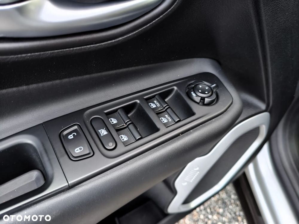 Jeep Renegade 1.4 MultiAir Limited FWD S&S - 20