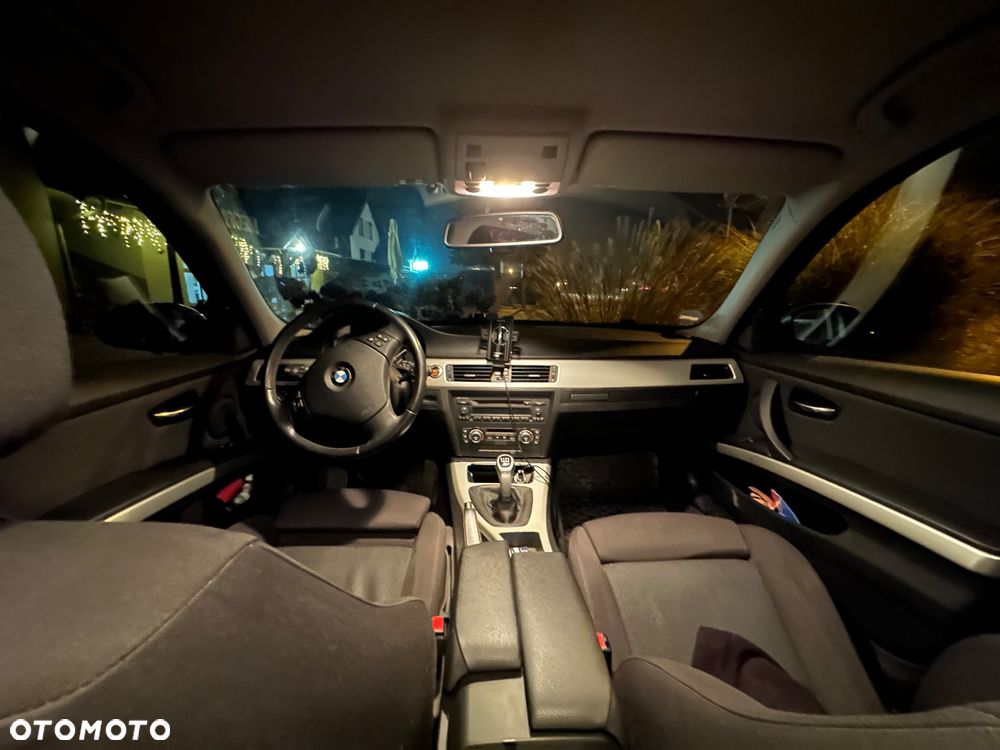 BMW Seria 3 320d - 10