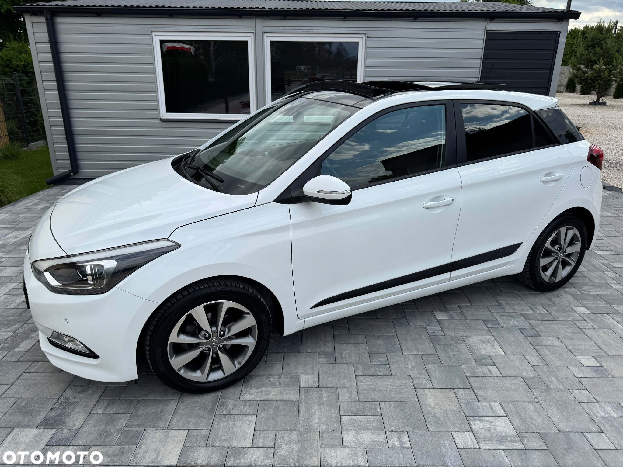 Hyundai i20 1.4 YES Gold - 14