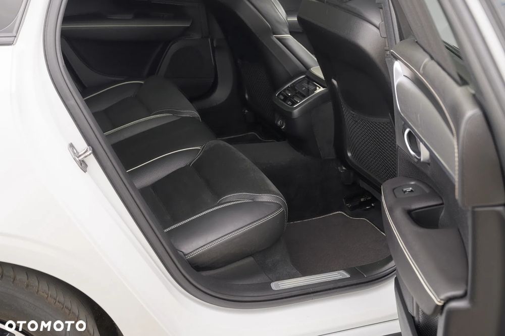 Volvo V90 T5 R-Design - 26