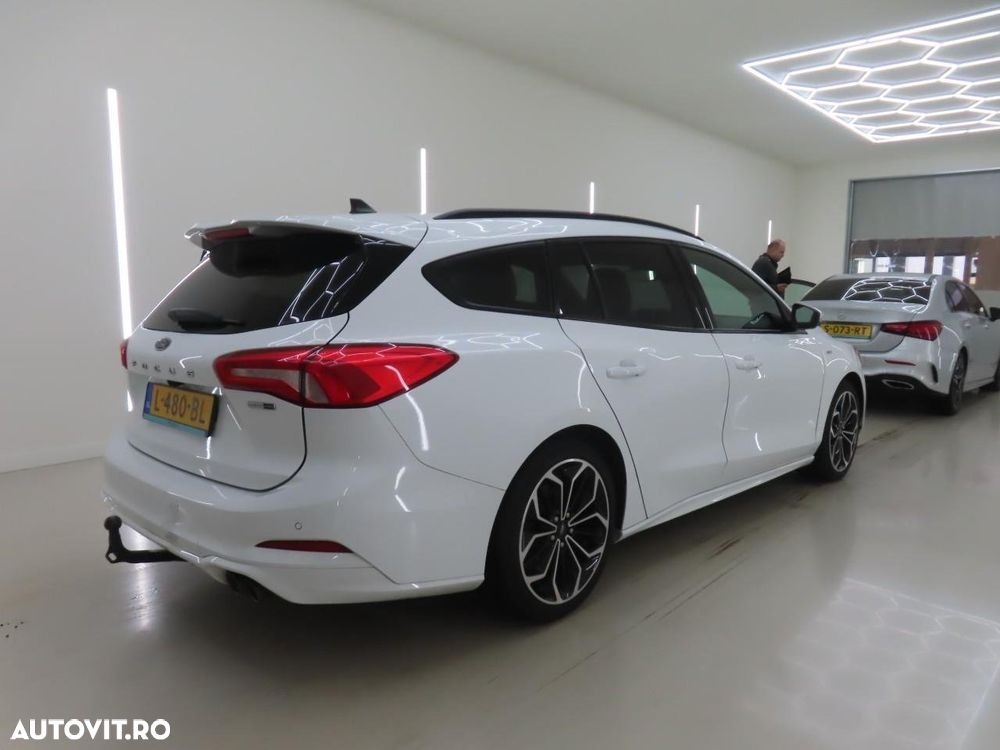 Ford Focus 1.0 EcoBoost MHEV ST-Line - 4