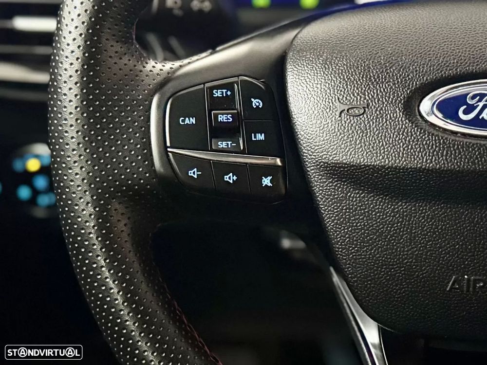 Ford Puma 1.5 EcoBlue ST-LINE X DESIGN - 32