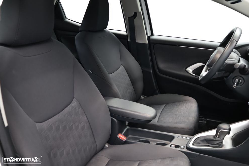 Toyota Yaris 1.5 HDF Comfort Plus - 19