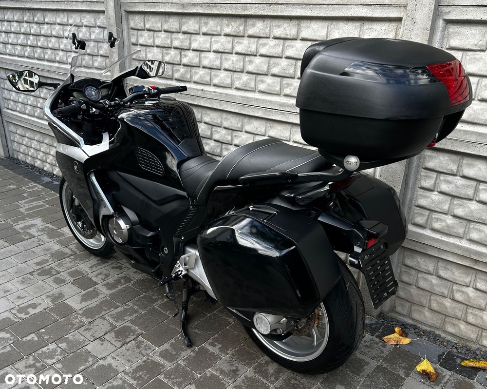 Honda VFR - 28