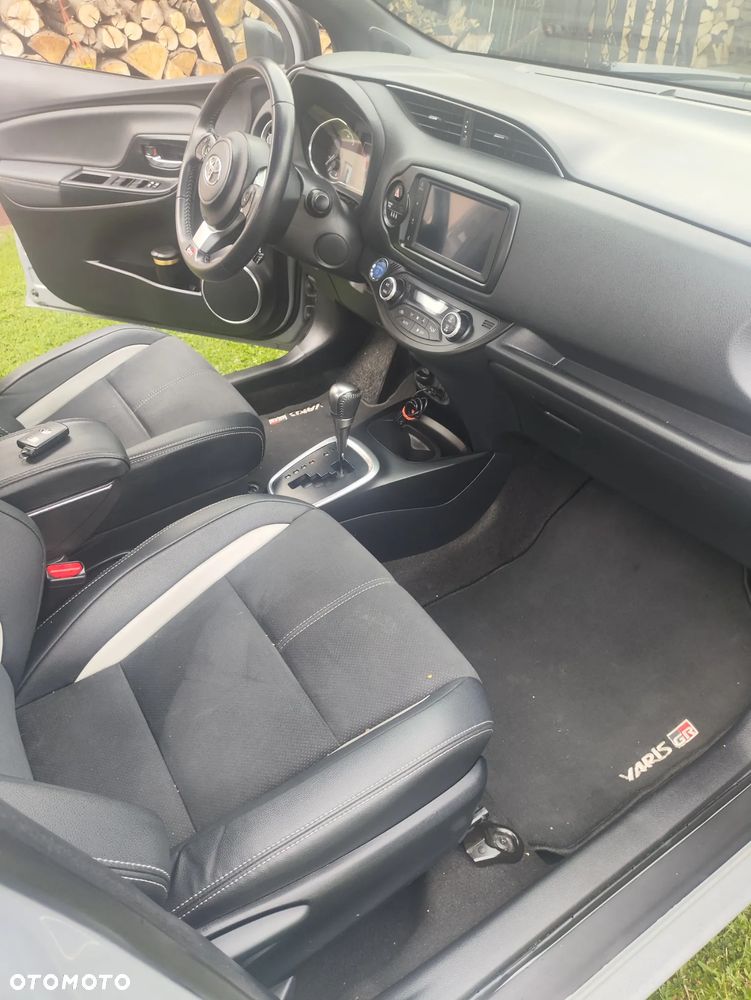 Toyota Yaris 1.5 VVT-i GR Sport - 23