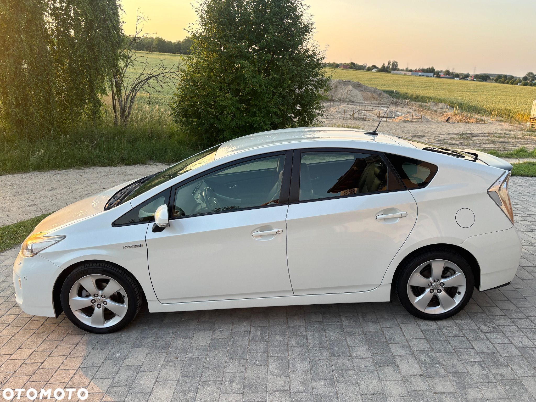 Toyota Prius 1.8 HSD Prestige - 8