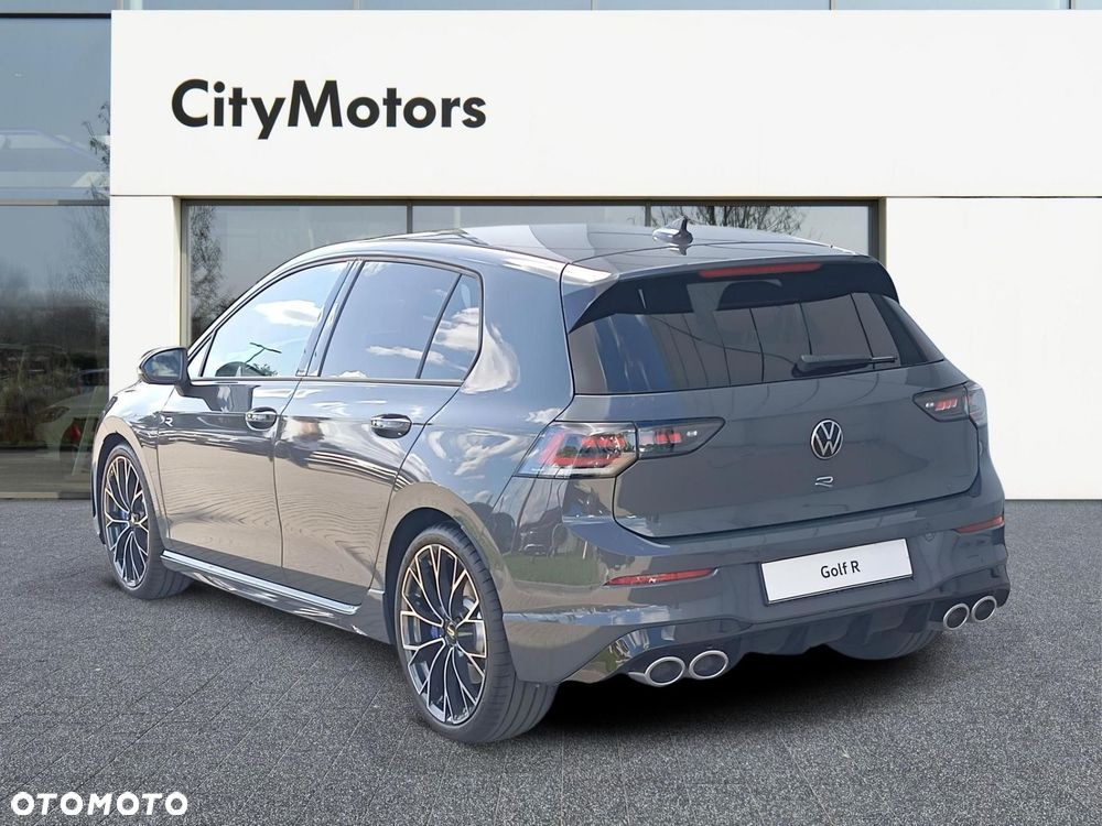 Volkswagen Golf - 5