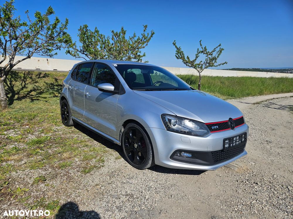 Volkswagen Polo 1.4 DSG GTI - 1