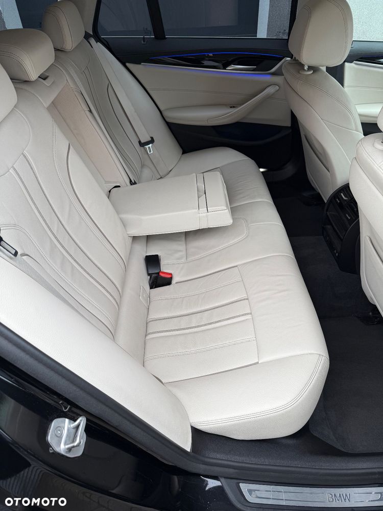 BMW Seria 5 520d Touring Luxury Line - 34