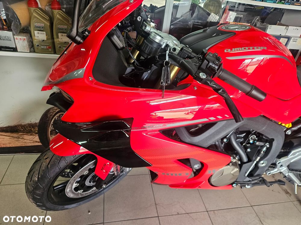 QJMOTOR SRK 800RR - 3