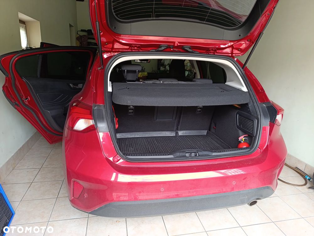 Ford Focus 1.0 EcoBoost Titanium X - 13