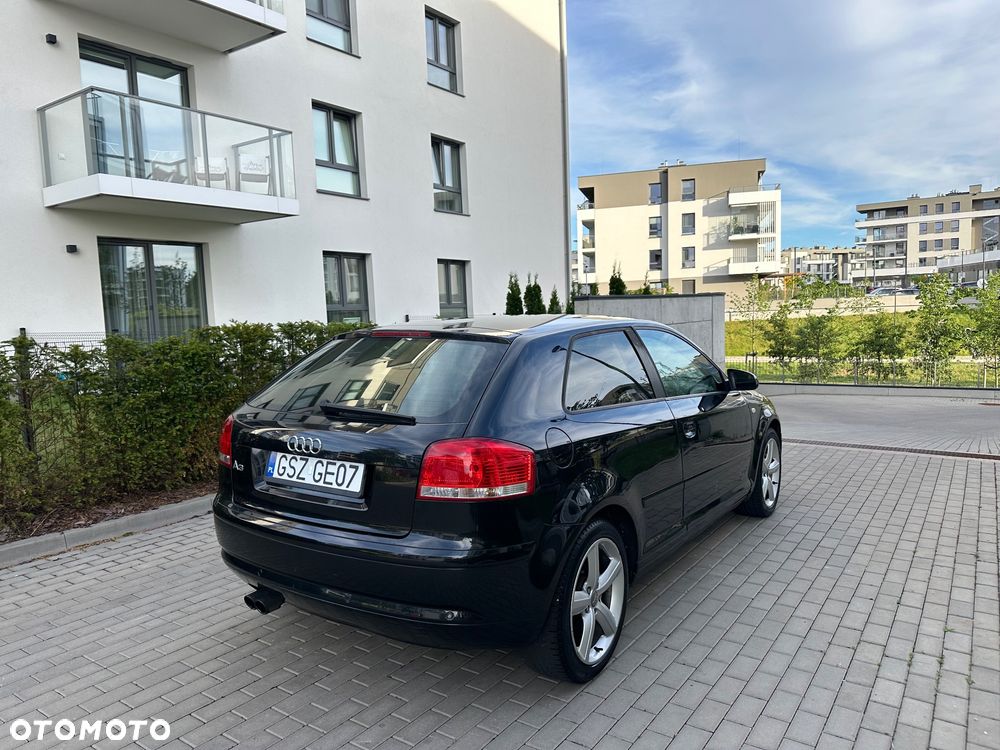 Audi A3 3-drzwiowe 2.0 FSI Attraction Tiptronic - 8