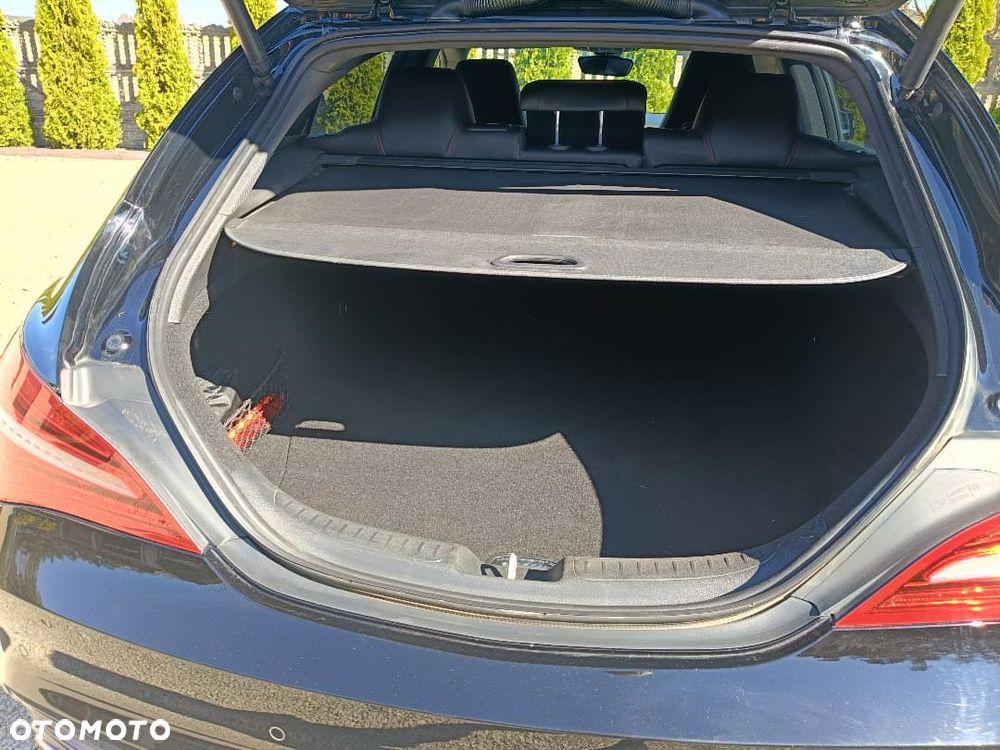 Mercedes-Benz CLA 200 7G-DCT AMG Line - 32