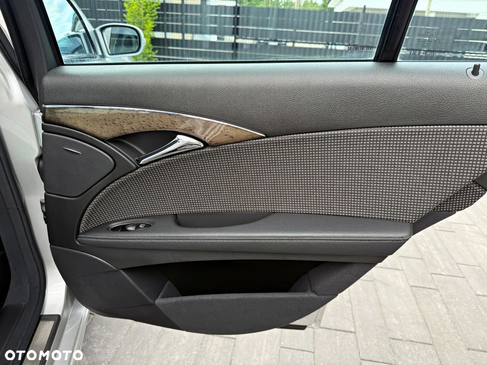 Mercedes-Benz Klasa E - 36