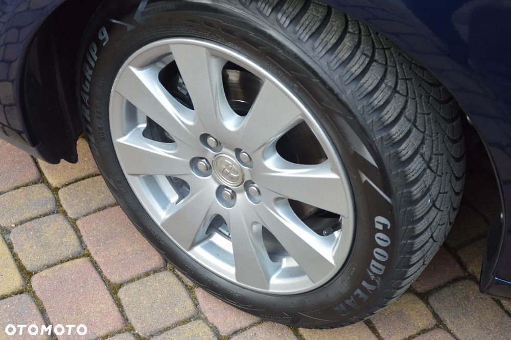 Toyota Avensis 1.8 VVT-i Sol - 33