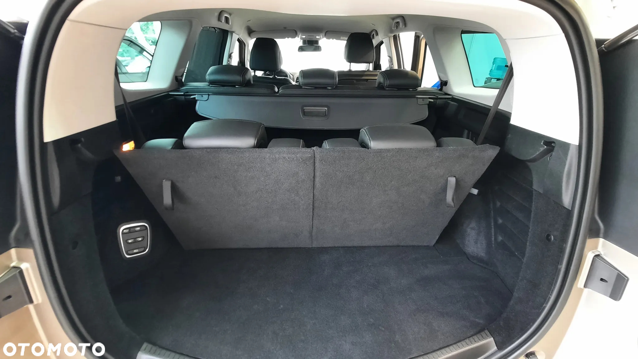 Renault Grand Scenic - 13