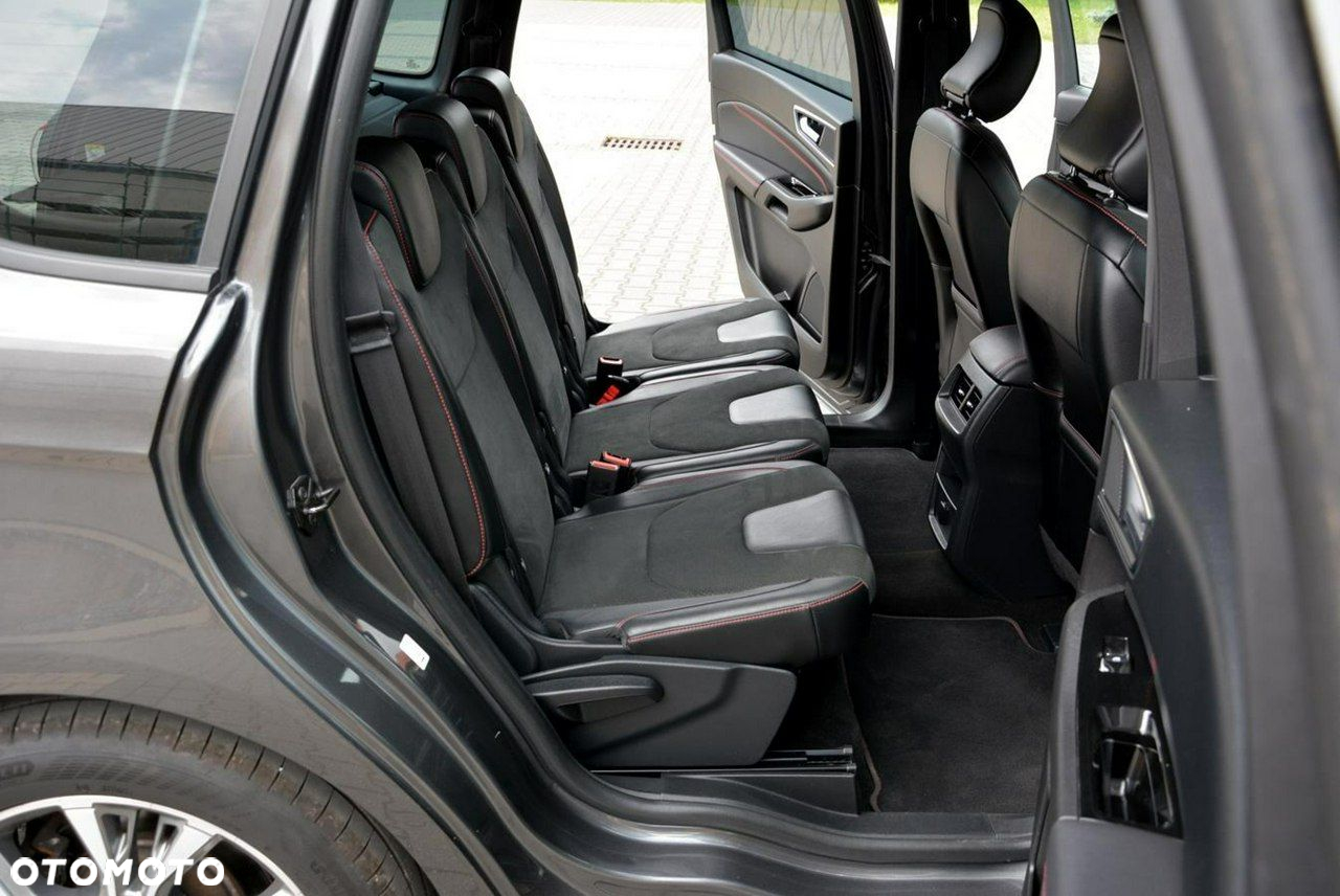 Ford S-Max - 17