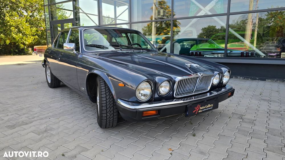 Jaguar XJ - 4