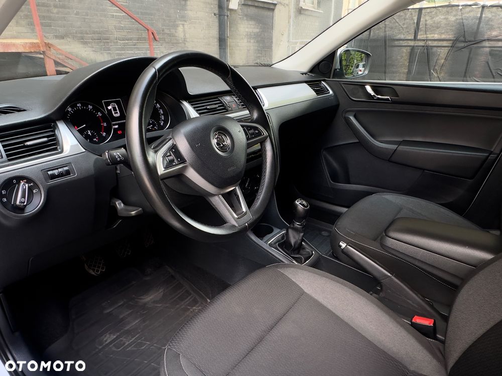 Skoda RAPID 1.2 TSI Ambition - 18