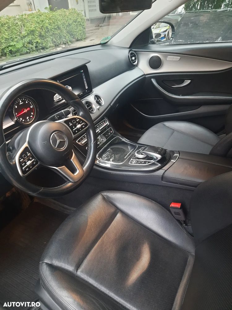 Mercedes-Benz E - 12