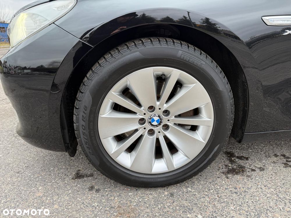 BMW Seria 5 535i xDrive - 32