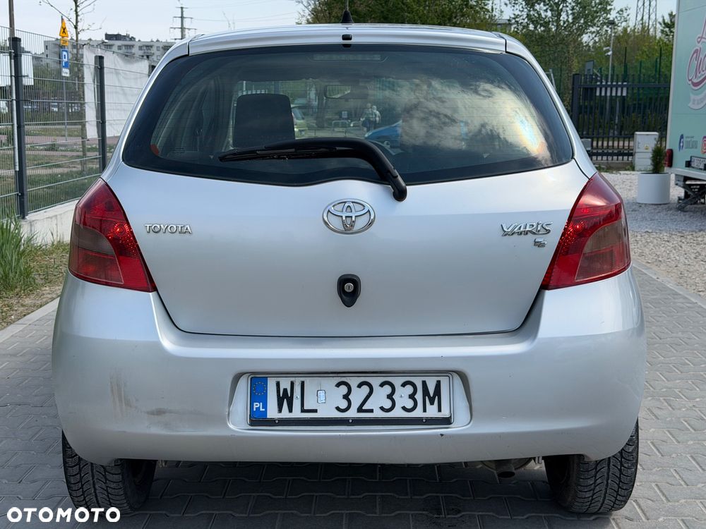 Toyota Yaris 1.3 Luna - 4